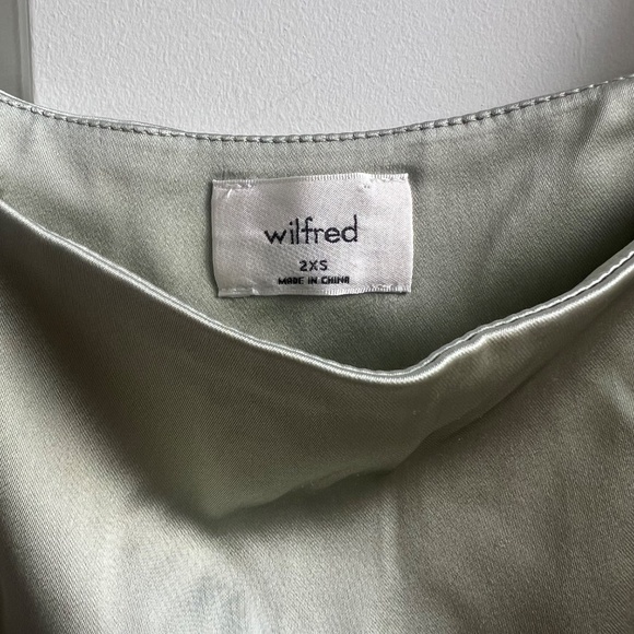 aritzia wilfred shine bustier - silver sage green (2xs) - Picture 3 of 4